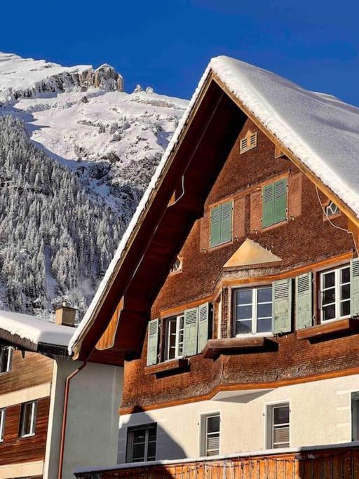 Apartamento Alpine Chalet Kandersteg Exterior foto